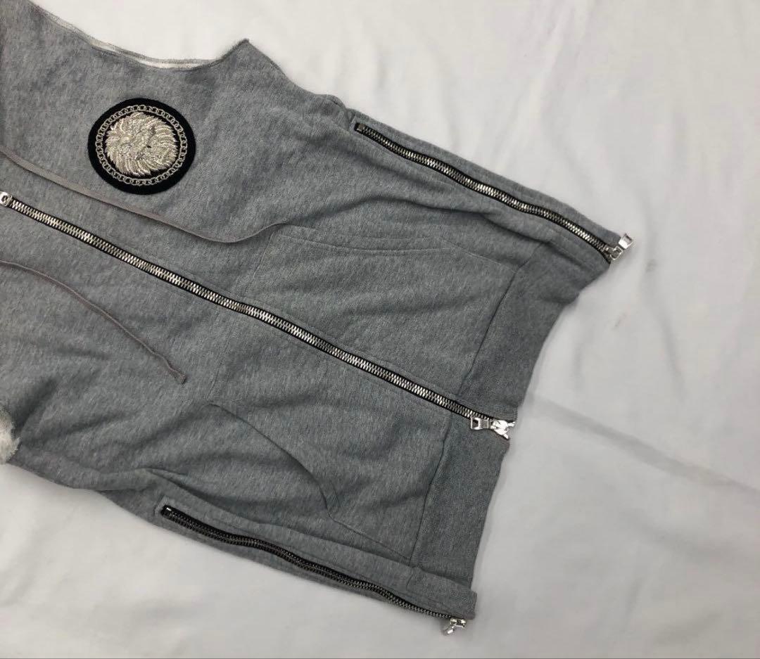 バルマン　ライオンパッチ　マルチジップノースリーブパーカー　ワッペン　グレー