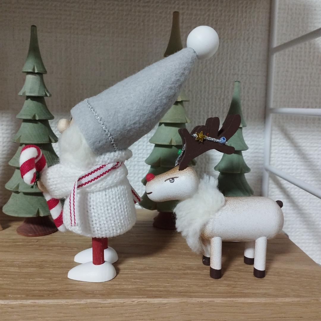 ノルディカニッセ　三越　伊勢丹　サンタクロースとトナカイの置物セット