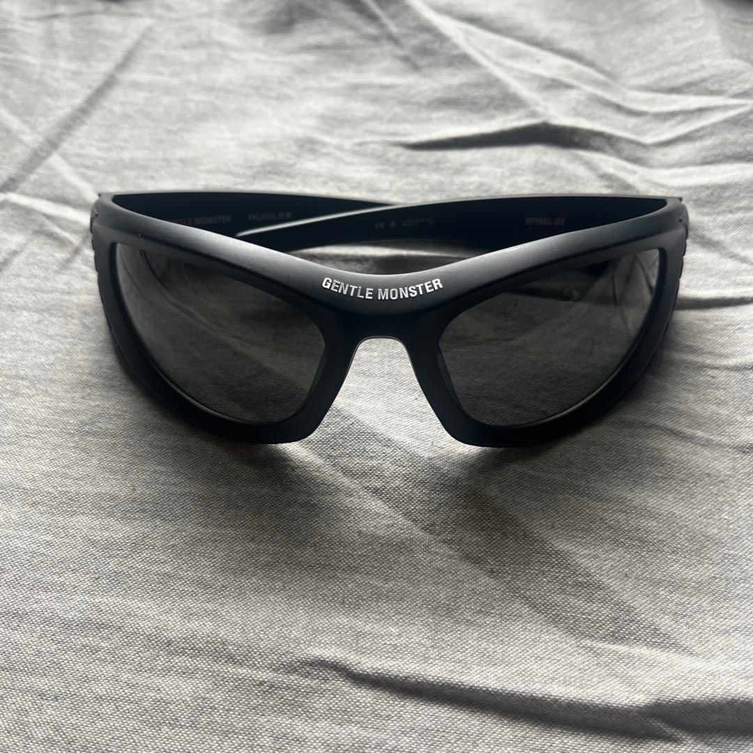 MUGLER GENTLE MONSTER ブラックサングラス