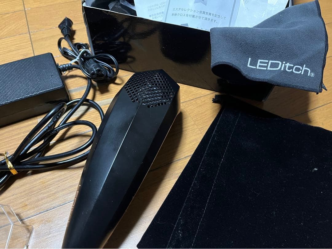 【正規購入品】LEDitch 美顔器 LED機能搭載 収納ポーチ付き