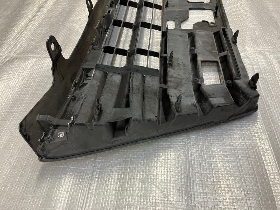 ♦︎トヨタ　ヴォクシー80後期フロントバンパーロアグリル★ブラック★