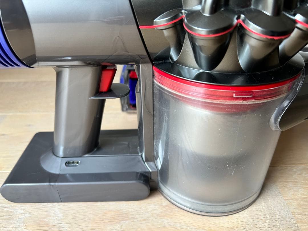 ダイソン Dyson V8 スティッククリーナー本体 オレンジ