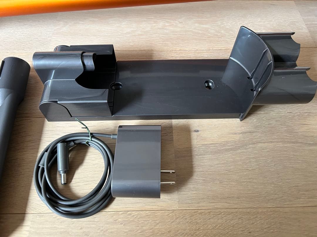 ダイソン Dyson V8 スティッククリーナー本体 オレンジ