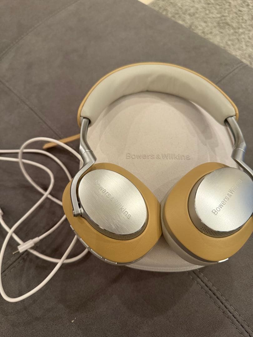 Bowers & Wilkins ワイヤレスノイズキャンセリング ヘッドフォン