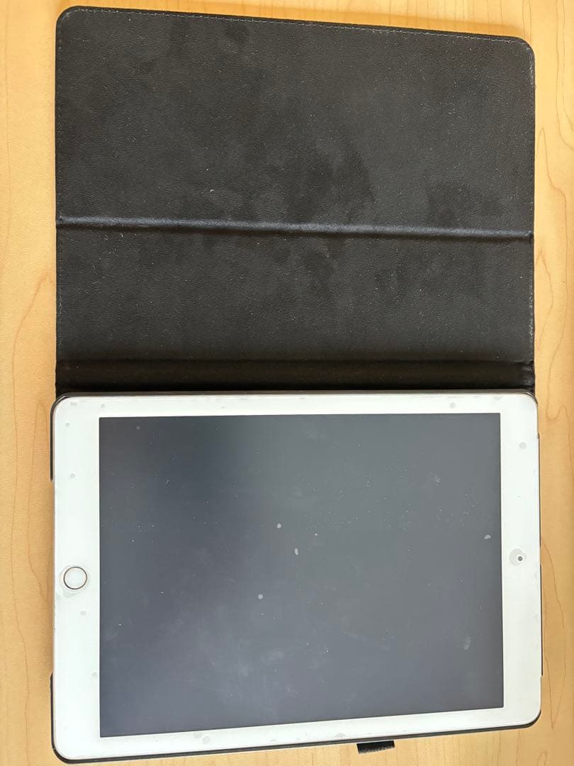 iPad 9.7 第5世代 Model Wifi+ Simフリー 32Gb