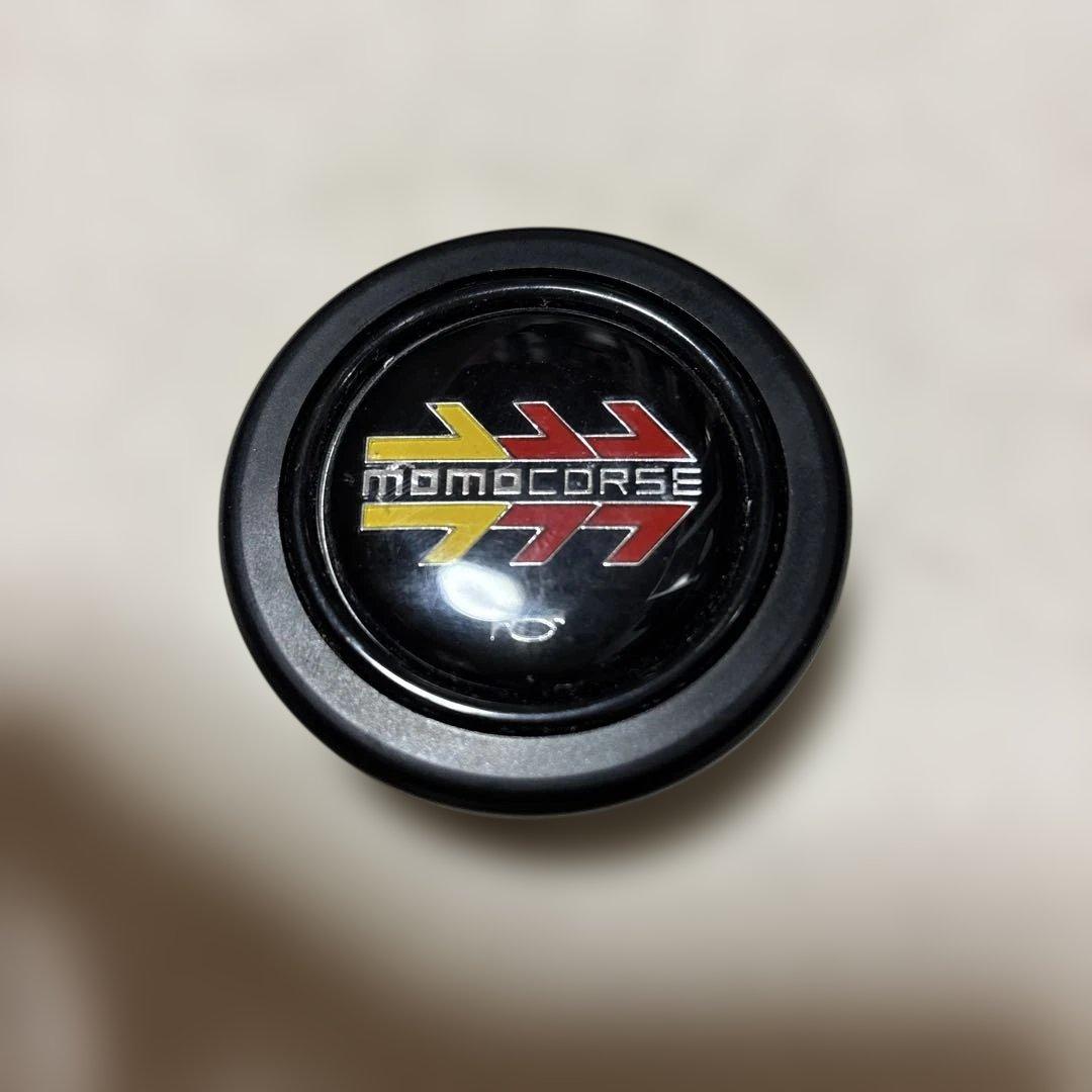 momo ステアリングホイール　ベローチェレーシング