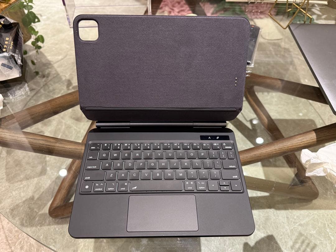 【超美品】iPad Air 第7世代 256GB マグネット式キーボード付属