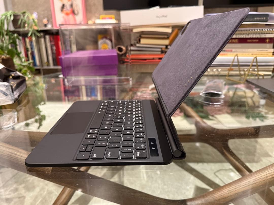 【超美品】iPad Air 第7世代 256GB マグネット式キーボード付属