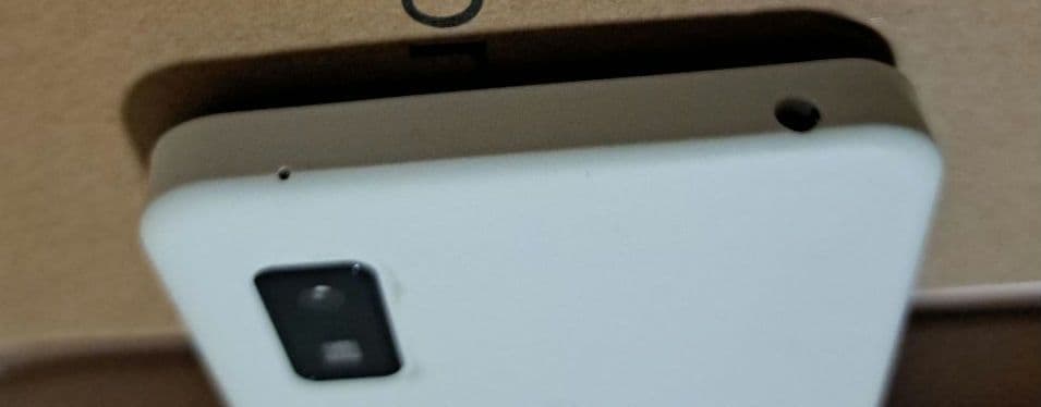 SHARP AQUOS with3 ホワイト 本体 SIMフリースマホ アクオス