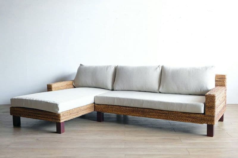 ②【写真左側】KAJA FARGO/オミソファ 3人がけ