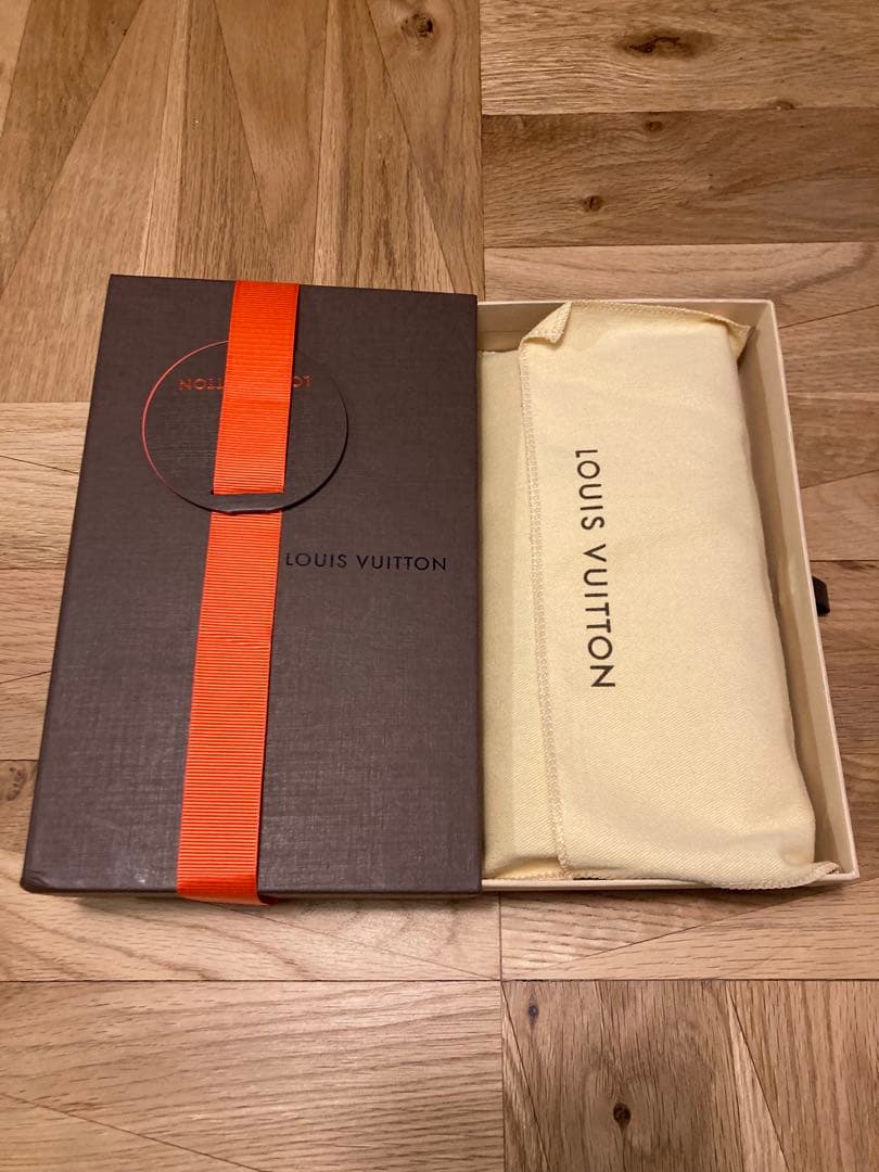 ルイヴィトン LOUIS VUITTONエピレザー 長財布 フラップ式