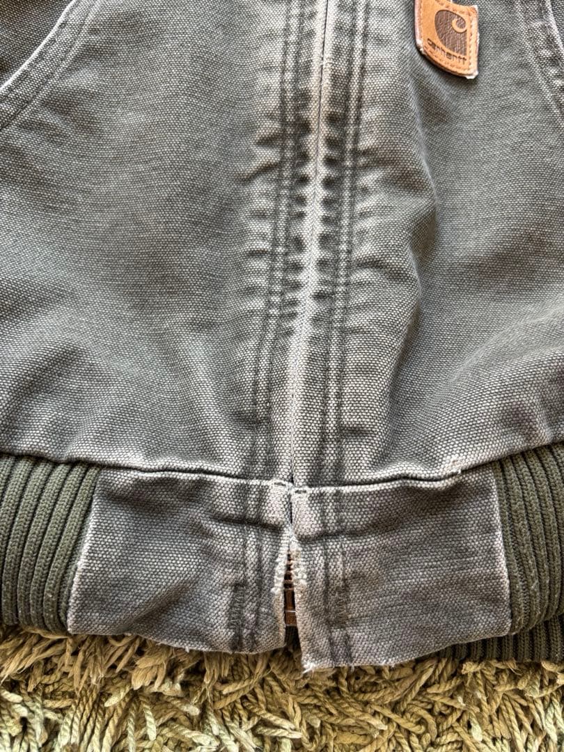 Carhartt アクティブジャケット