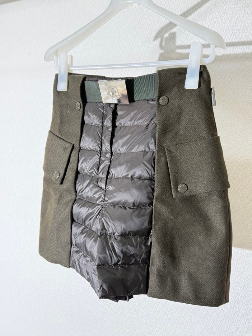 モンクレール ダウン切り替えウールショートパンツ