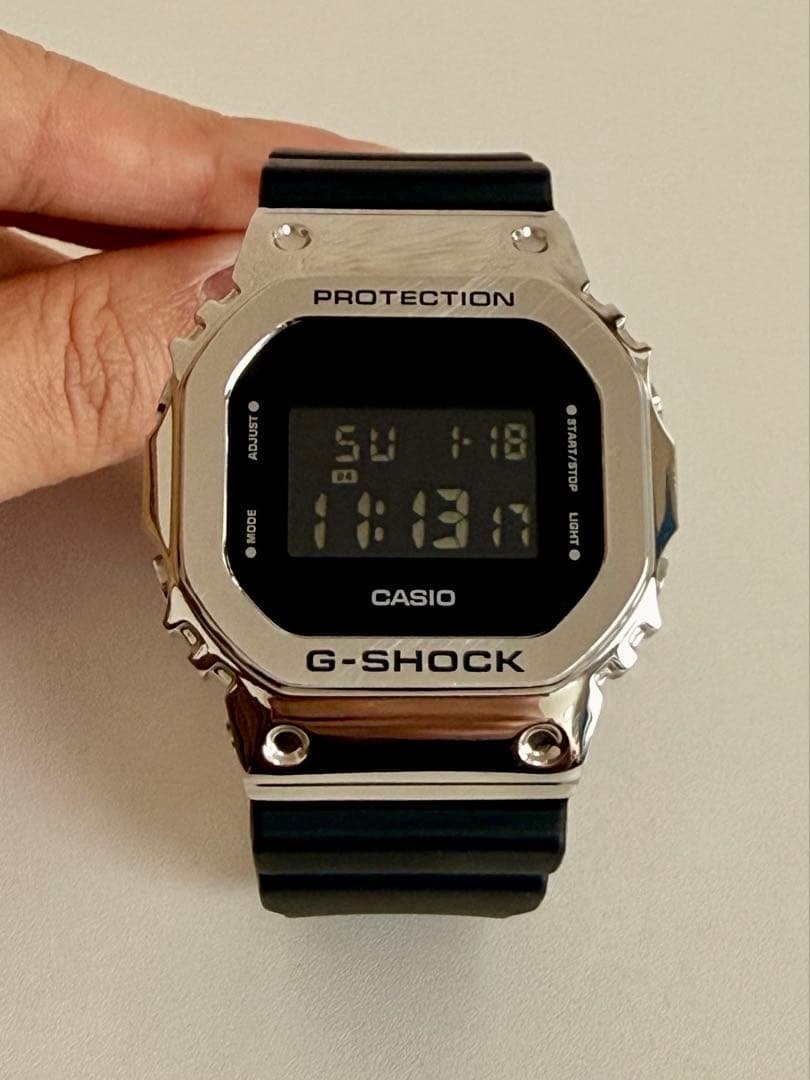 か*あ様 ✨極美品✨CASIO G-SHOCK デジタル腕時計 GM5600-1