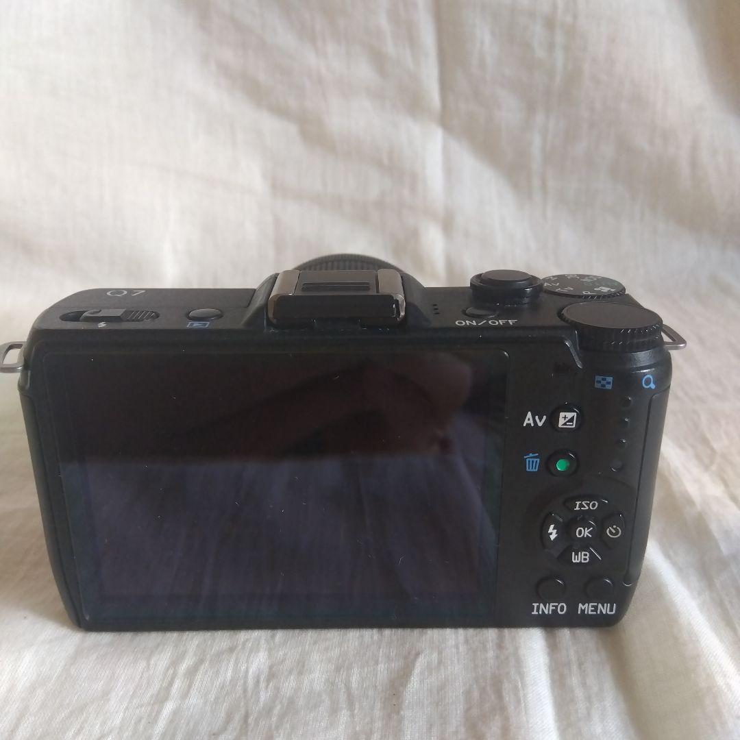 ペンタックス　ミラーレス一眼Q7　ダブルズームキット