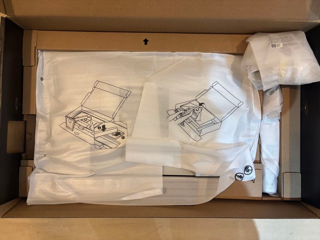 Dell U2422HE 23.8インチ USB-C HUB モニタ− ③