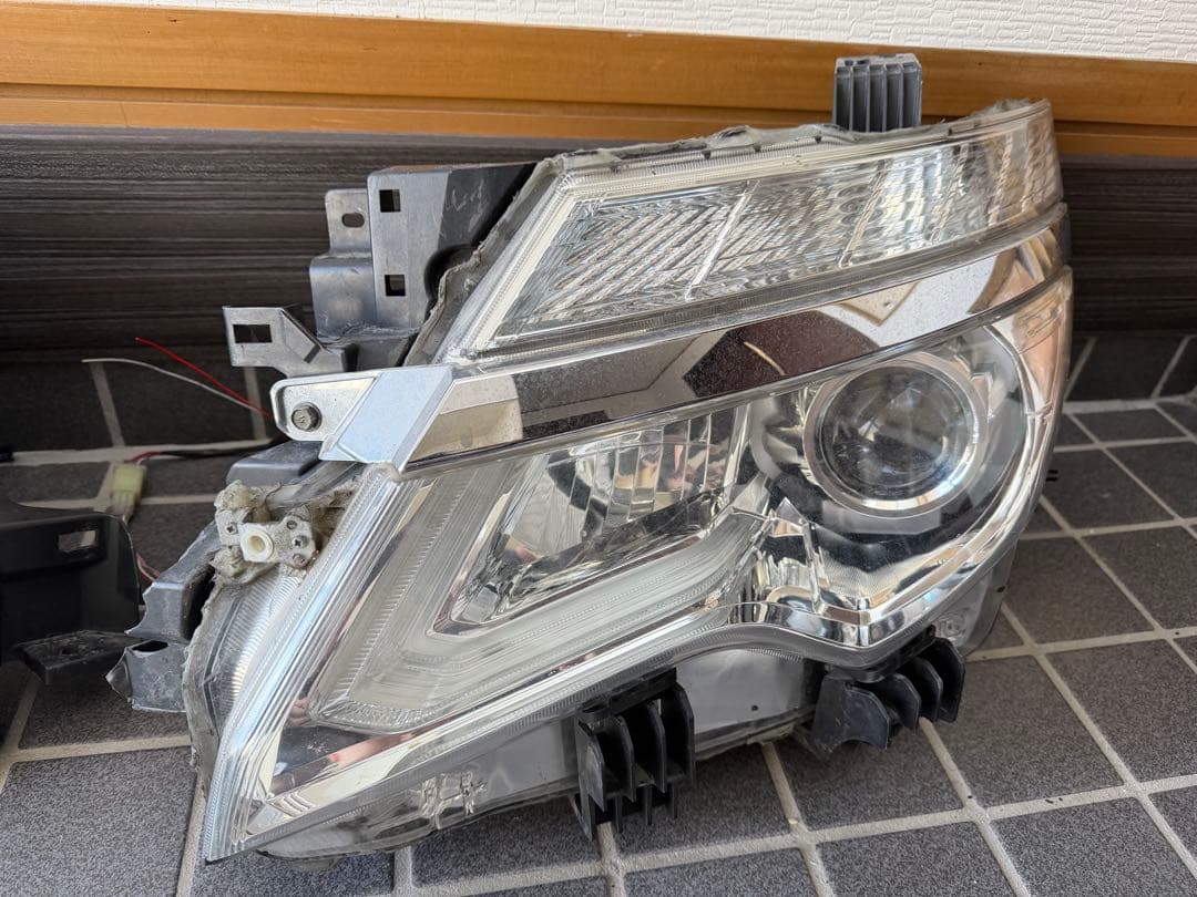 E52中期　ヘッドライト左右　ライダー