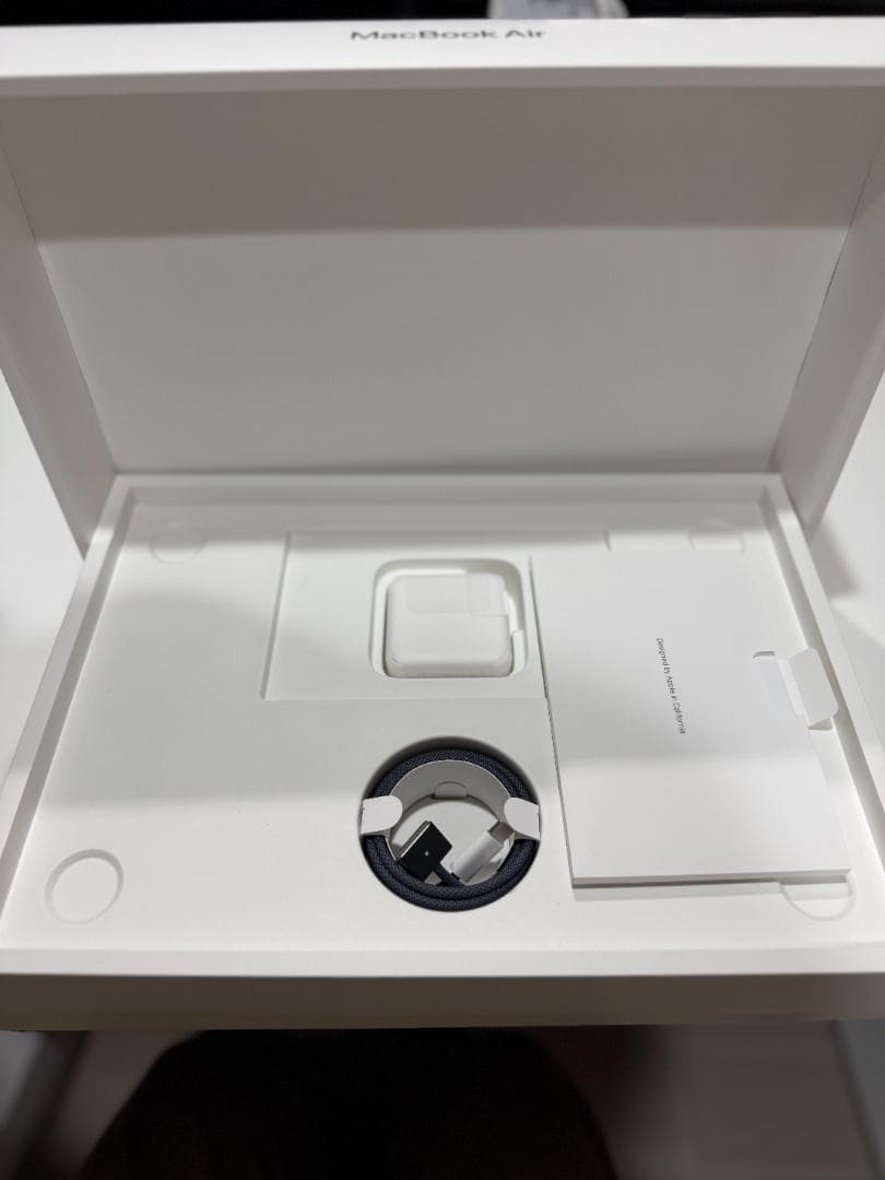 【美品】2022 13インチMacBook Air M2チップ,ミッドナイト