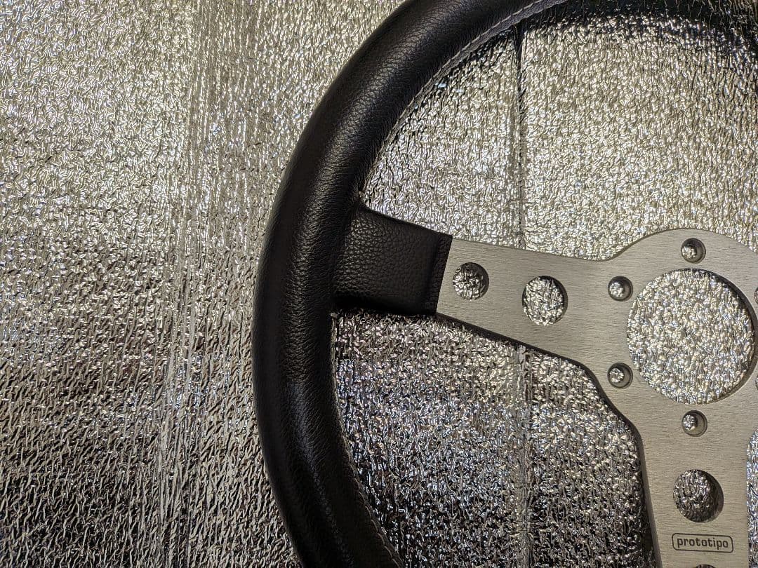 MOMO prototipo ステアリング イタリア製