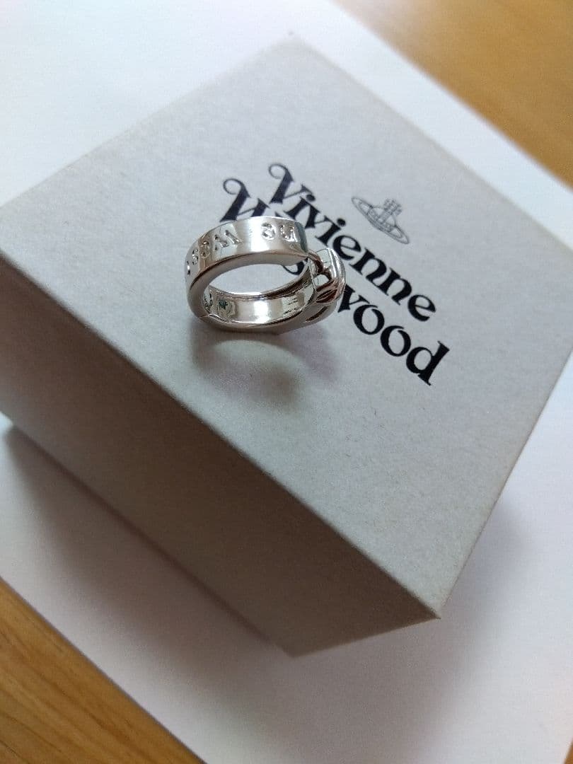 Vivienne Westwood 　ピアス