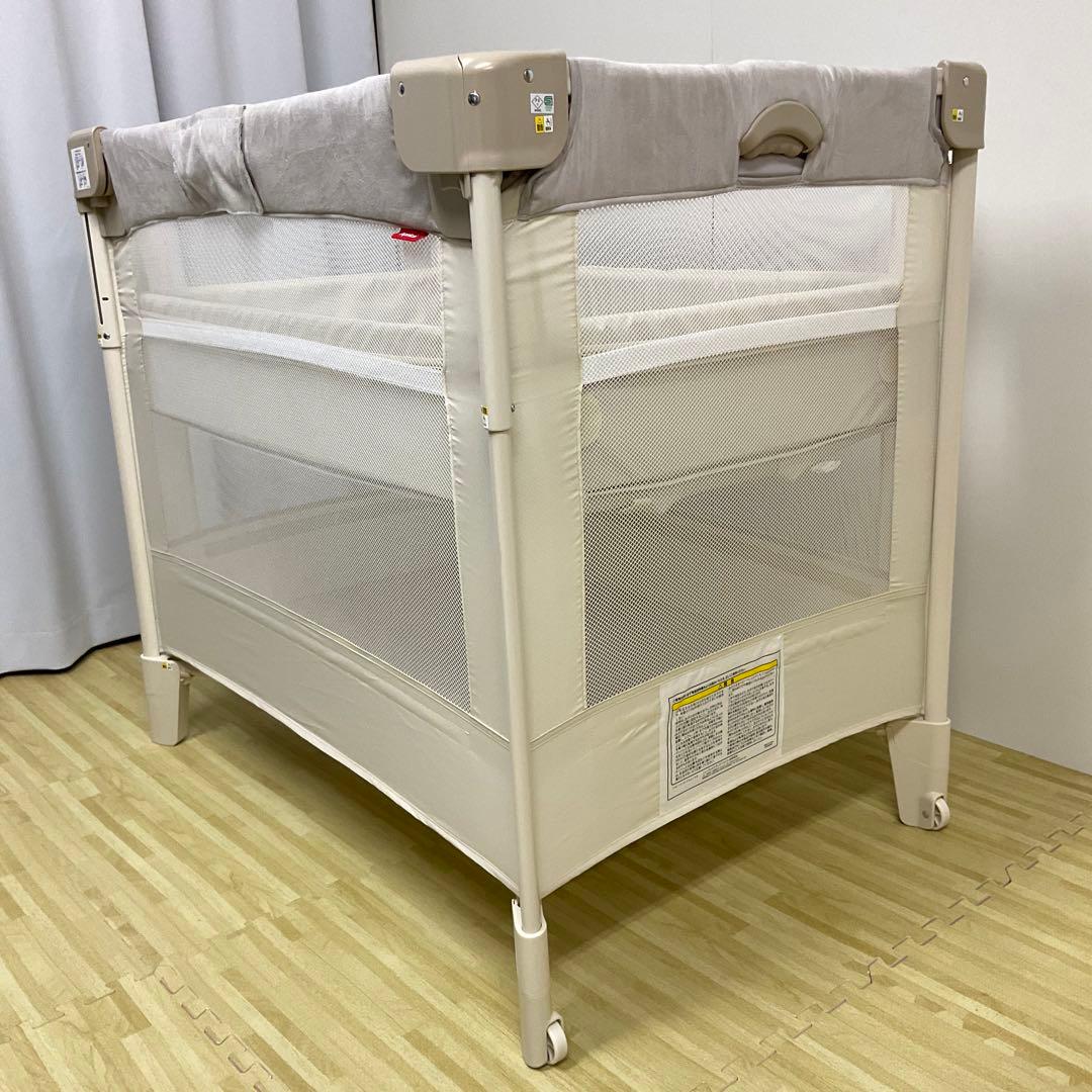 美品！アップリカ ベビーベッド ココネル エアー プラス AB ホワイトベージュ