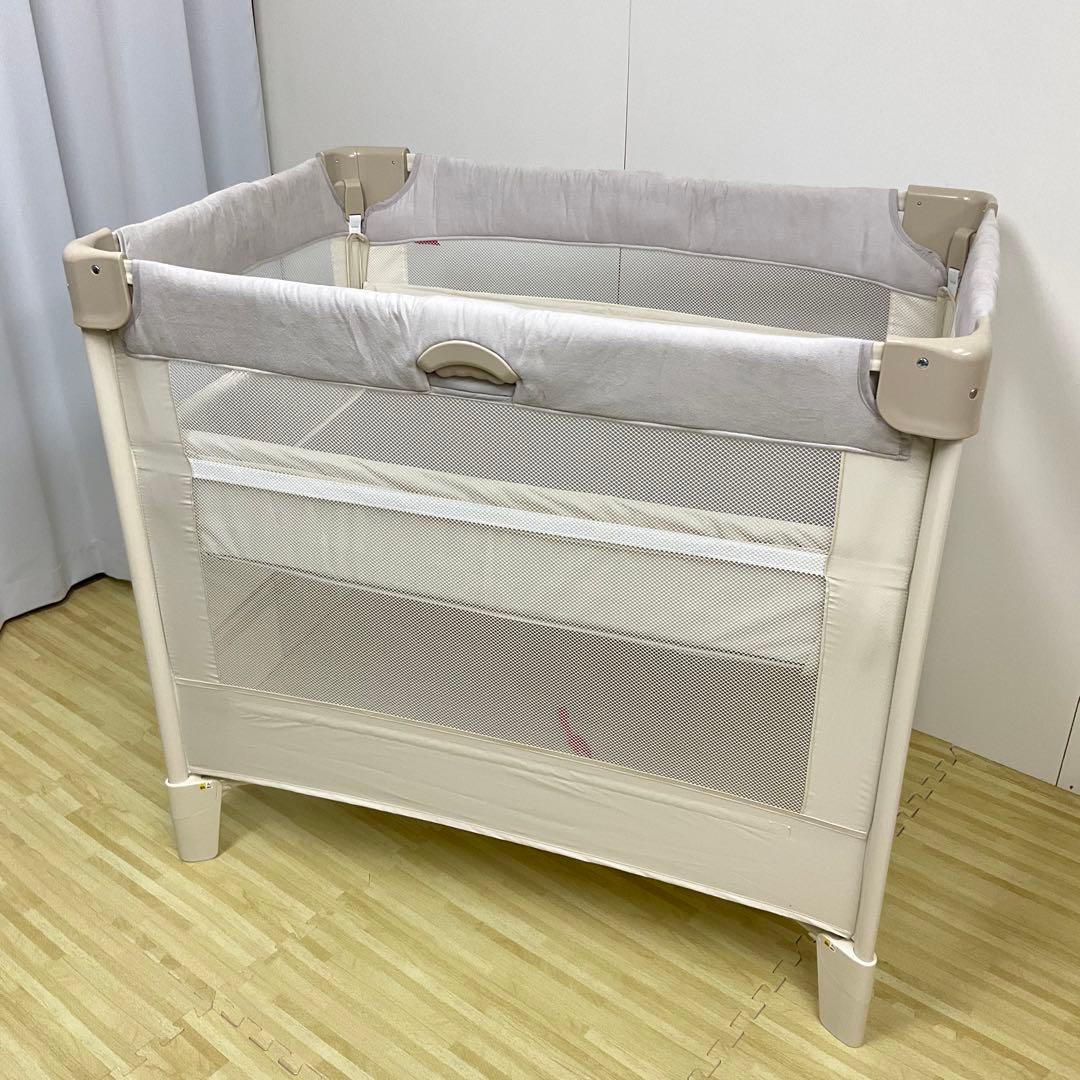 美品！アップリカ ベビーベッド ココネル エアー プラス AB ホワイトベージュ