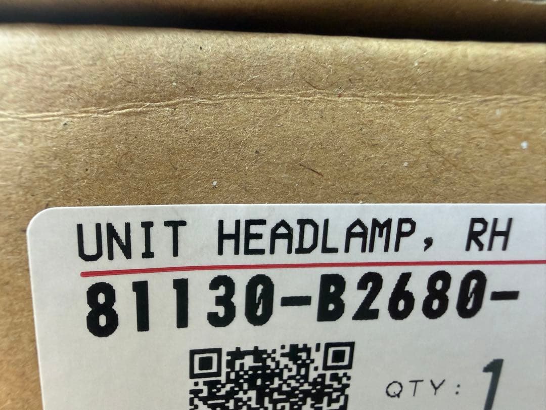 ダイハツ　LA700S ウェイク　右ヘッドランプユニット　中古