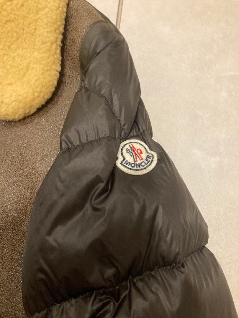 バンビ定価60万円MONCLER モンクレール REALMONT
