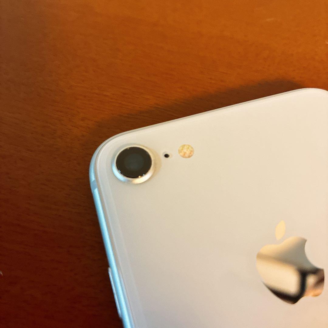 【極美品】iPhone8 64GB シルバー Apple SIMフリー