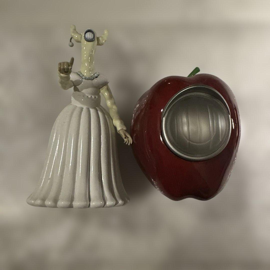 UNDERCOVER（アンダーカバー）×MEDICOM TOY 人形とリンゴ