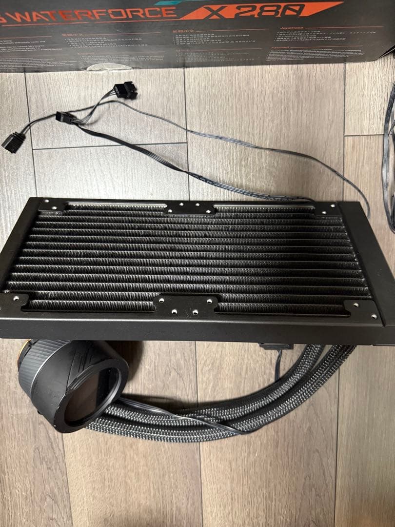 AORUS WATERFORCE X 280 簡易水冷　CPUクーラー