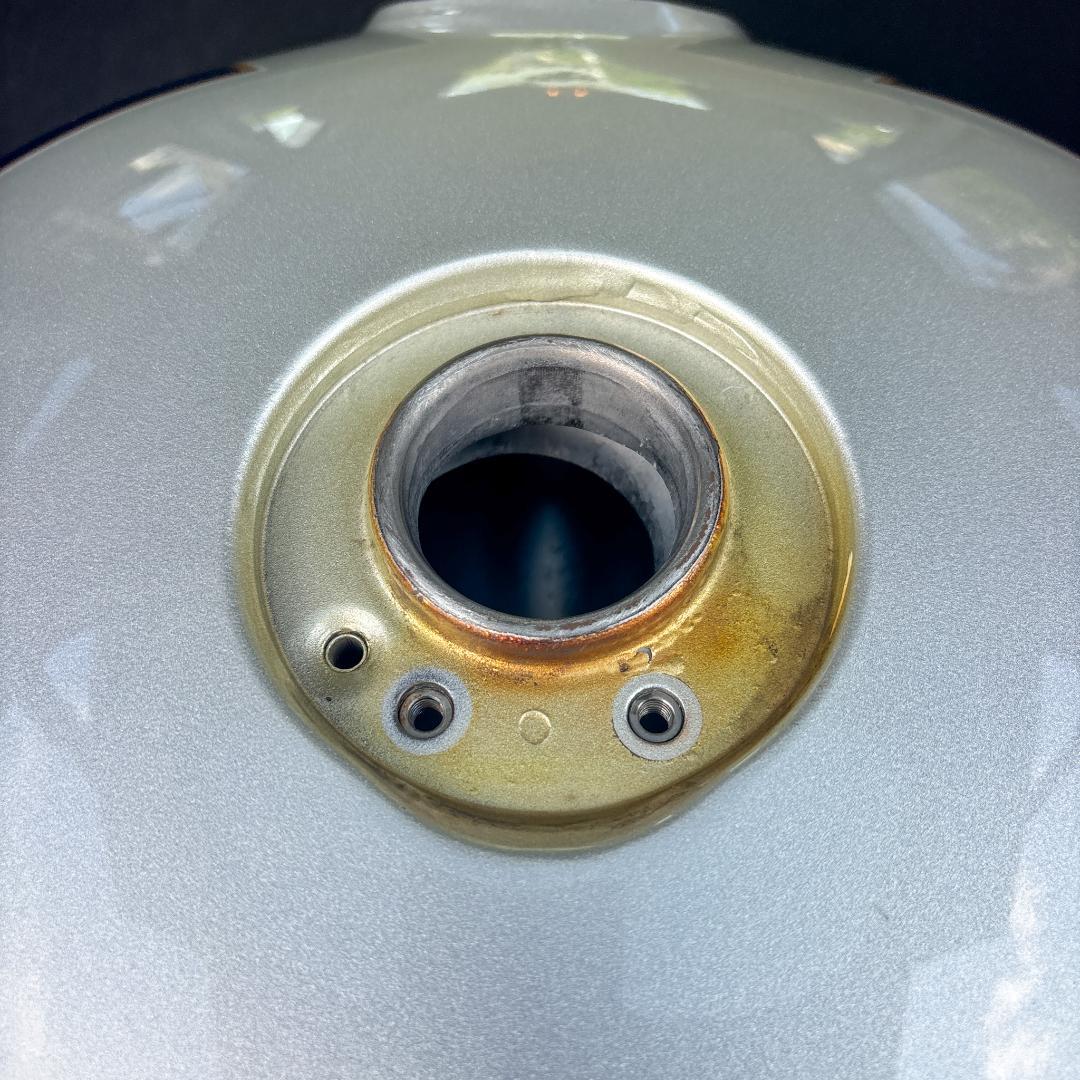 カワサキ W650タンク ギャラクシーシルバー×ルミナスポラリスブルー美品