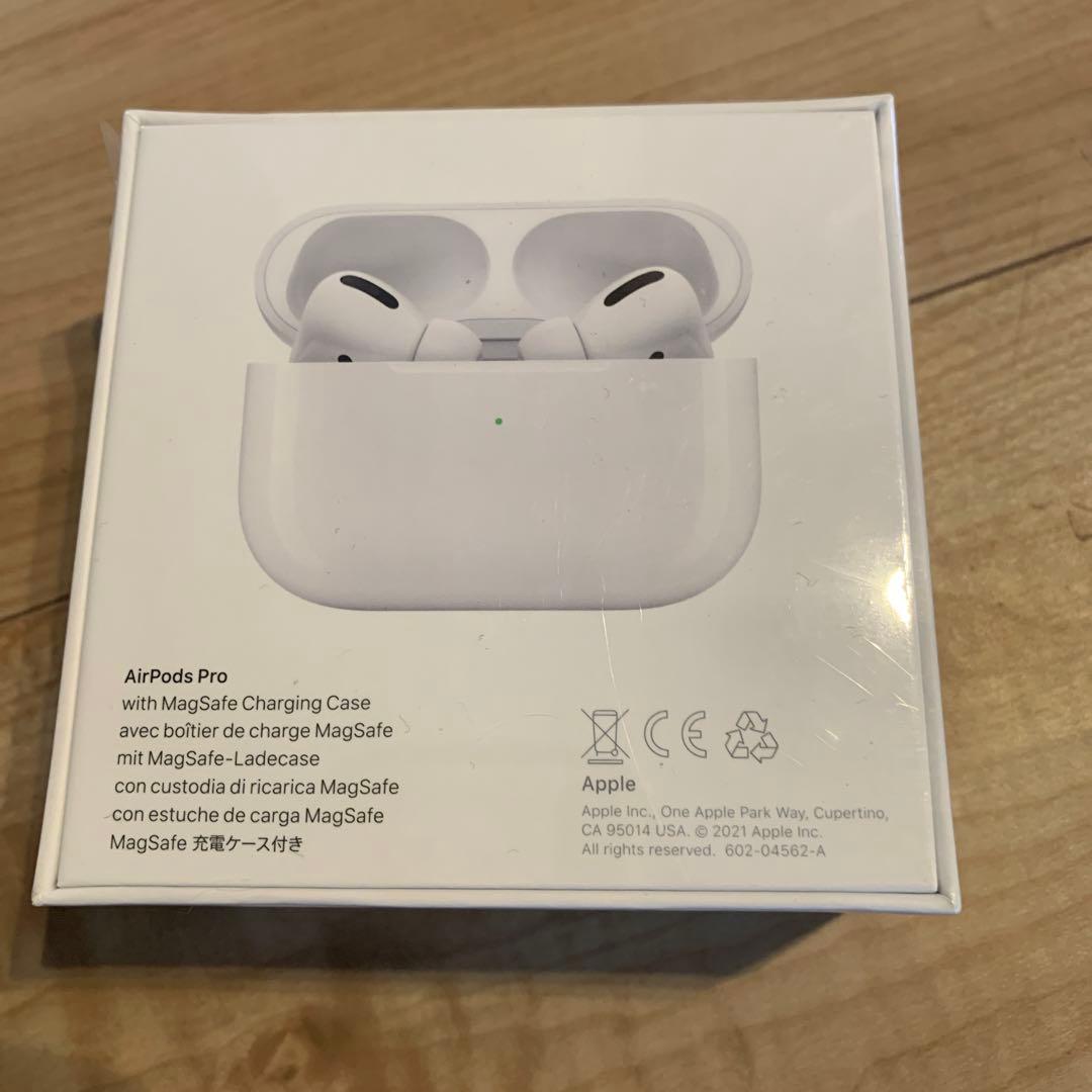 AirPods Pro  イヤホン　Apple
