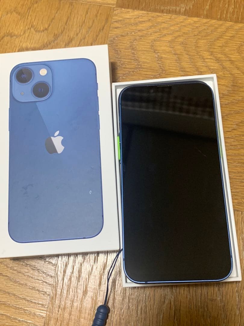 iPhone 13 mini、128GBストレージ、青色。