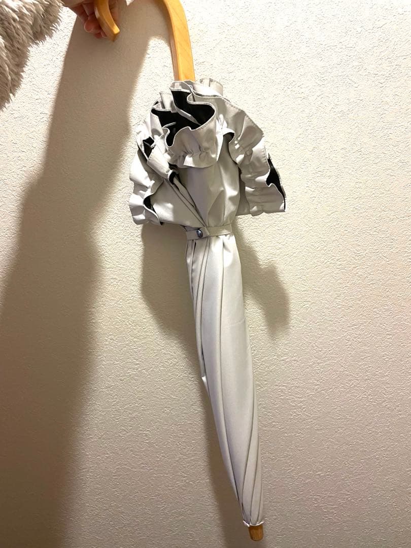 【サンバリア100】 2段 折りたたみ日傘 無地 ホワイト　フリル