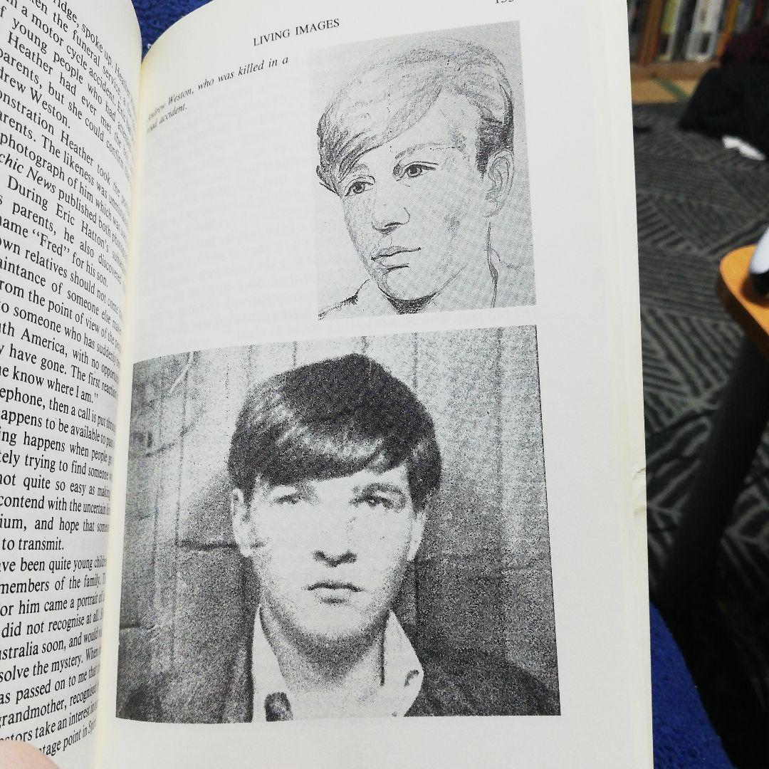 洋書 LIVING IMAGES by Polge (Signed)