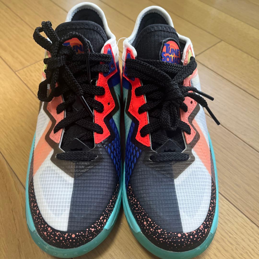 mana未使用NIKEシューズ