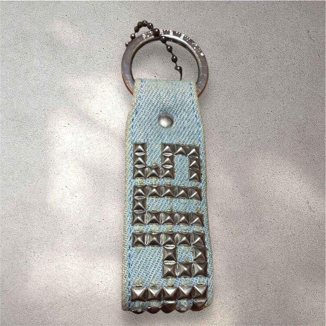 希少 Supreme HTC スタッズ　キーホルダー キーリング　シュプリーム