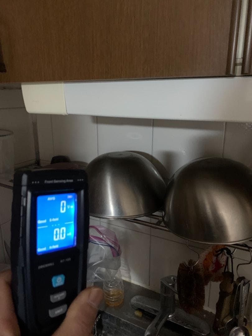 充電式電磁波測定器 LCD 警報機能付き 最新モデル