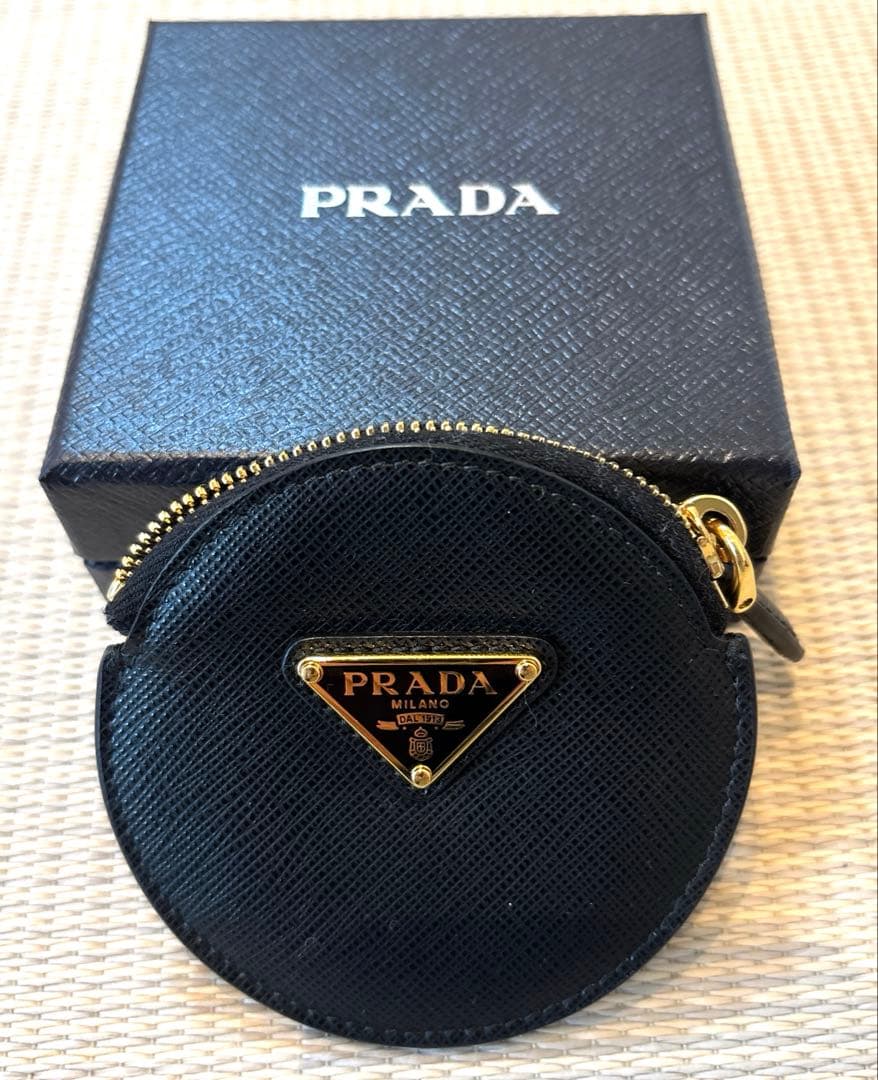 美品 PRADA サフィアーノ トライアングル ケース
