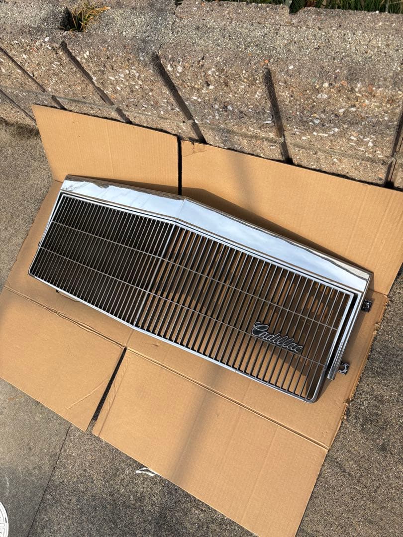 キャデラック　ブロアム　グリル