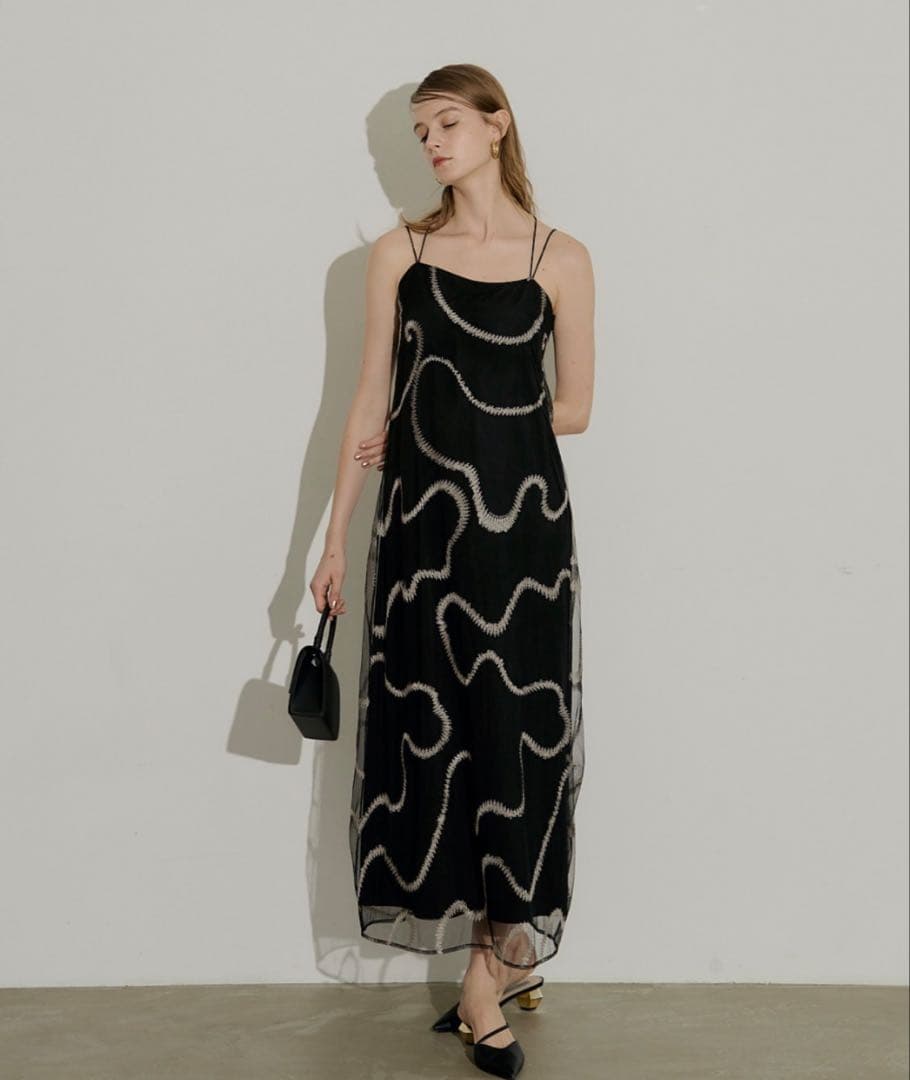 LE’RURE/ Grafitti back drape cami dress