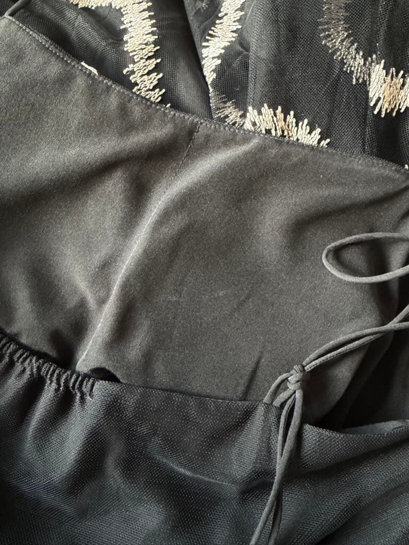 LE’RURE/ Grafitti back drape cami dress