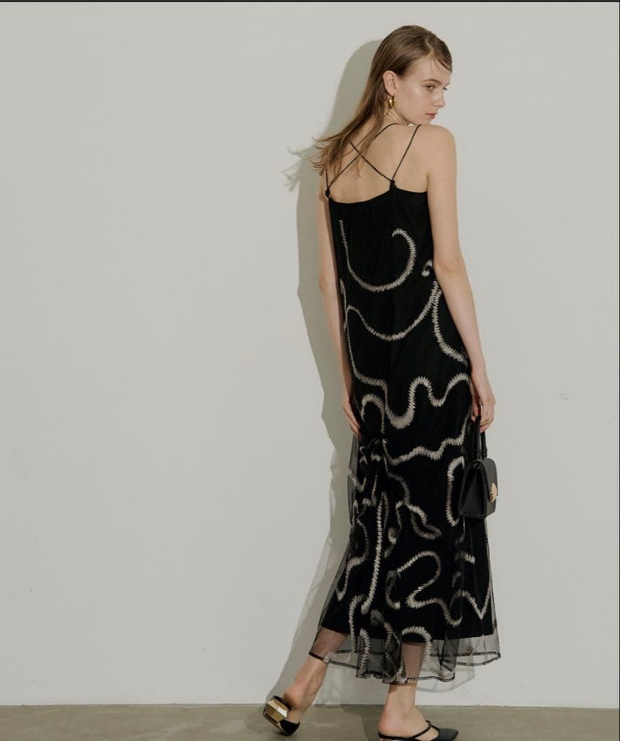 LE’RURE/ Grafitti back drape cami dress
