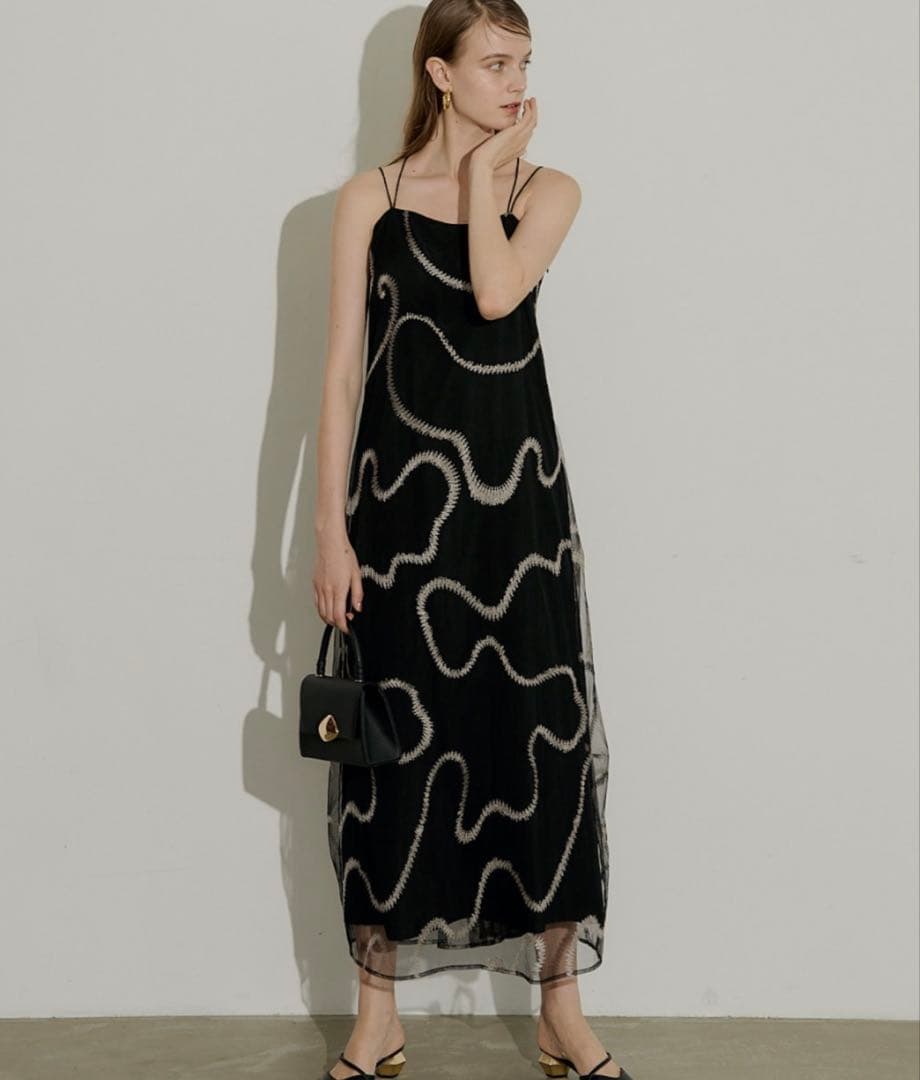 LE’RURE/ Grafitti back drape cami dress