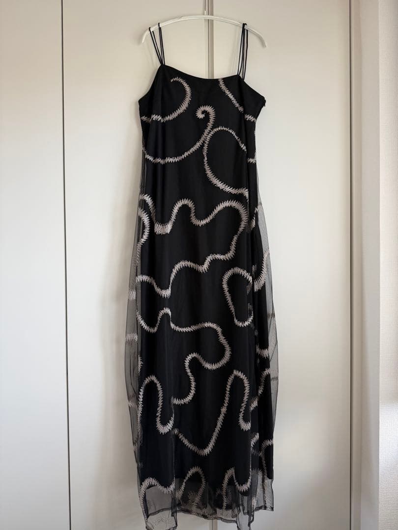 LE’RURE/ Grafitti back drape cami dress