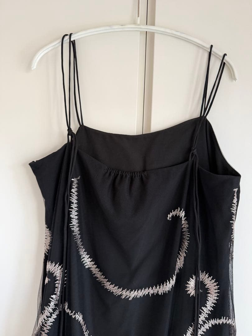 LE’RURE/ Grafitti back drape cami dress