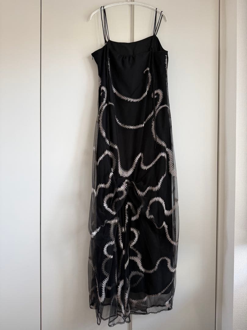 LE’RURE/ Grafitti back drape cami dress