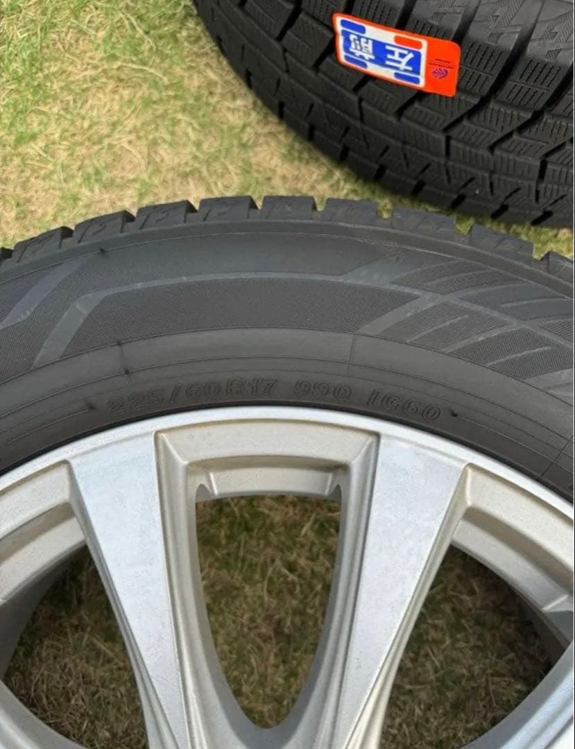 SUV用スタッドレスタイヤ　4本セット　ナット・スペーサー付