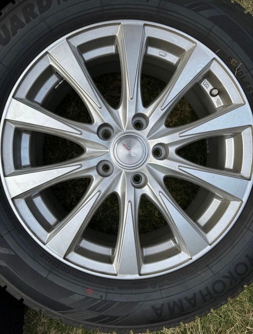 SUV用スタッドレスタイヤ　4本セット　ナット・スペーサー付